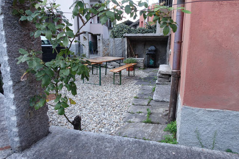 Barbecue terrace: Table for up to 8 persons,  gas barbecue