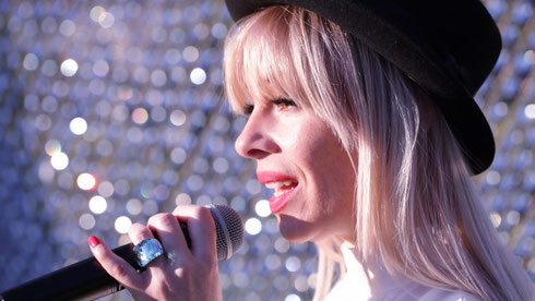 DJ buchen Wien – Melinda Stoika bringt Gäste zum Tanzen auf Firmenevent