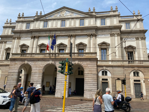 facciata esterna del Teatro Alla Scala di Milano