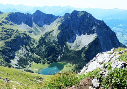 Ostrach nahe Kapelle mit Blick auf den Giebel, Bad Hindelang, Allgäu 