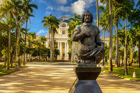 Freiwilligenarbeit Brasilien - João Maurício de Nassau-Siegen vor dem Justizpalast in Recife