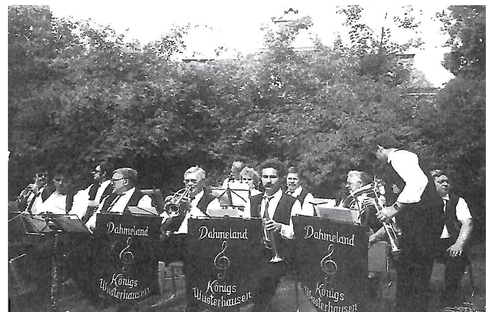 Dahmeland-Orchester beim Konzert auf dem Dorfanger Zehlendorf