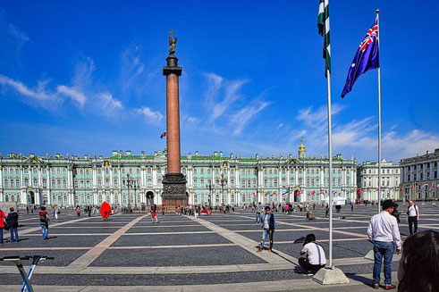 Foto Eremitage mit der Alexandersäule in Sankt Petersburg