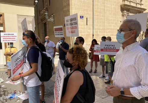Santiago Ballester en la manifestación organizada por los locales de ocio nocturno