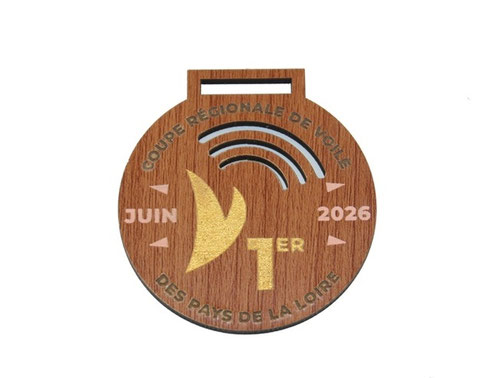Médaille en découpe laser MDF mélaminé et avec peintures