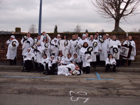 Gruppenbild vorm Umzug in Saverne 2013