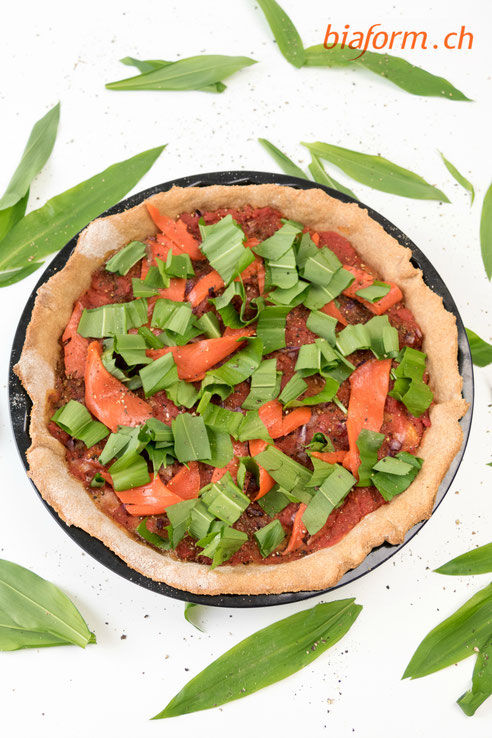 gesunde Pizza, Pizza mit Bärlauch, Pizza mit Lachs, Pizza mit Dinkelteig, Pizza mit Dinkel, Bärlauch, Lachs, Blog Schweiz
