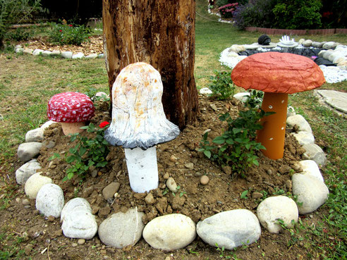 Champignons en béton relookés 