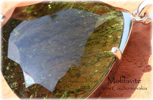 モルダバイト/Moldavite - 福岡の天然石・ヒーリングストーンの モルダバイト/Moldavite - 福岡の天然石・ヒーリングストーンの