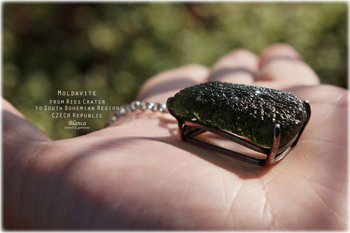 モルダバイト/Moldavite - 福岡の天然石・ヒーリングストーンの モルダバイト/Moldavite - 福岡の天然石・ヒーリングストーンの