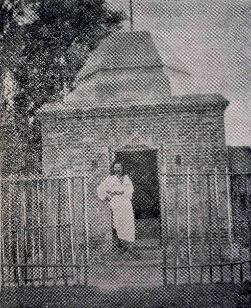 1928 : Meher Baba did most of his fasting and seclusion in this temple in Arangaon.