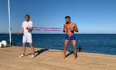 Boutique - VIP-Gym Übungen im Ausland am Meer in der Sonne speziell für unsere Mitglieder aufgenommen