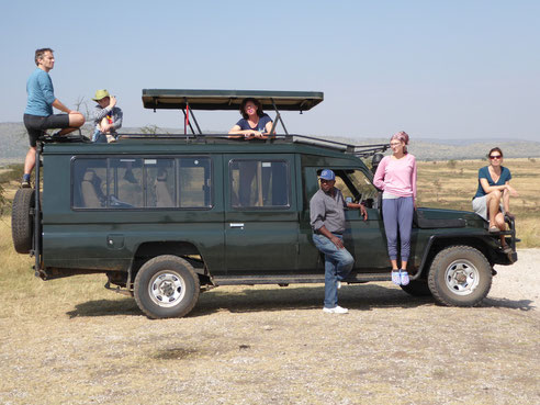 Mit dem Toyota Landcruiser auf Safari in der Serengeti