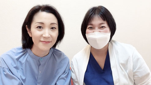 緑の整体院院内にて患者の太田さんと一緒に撮った写真画像