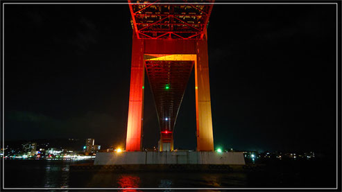 夜の若戸大橋