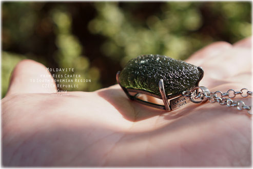 モルダバイト/Moldavite - 福岡の天然石・ヒーリングストーンの モルダバイト/Moldavite - 福岡の天然石・ヒーリングストーンの