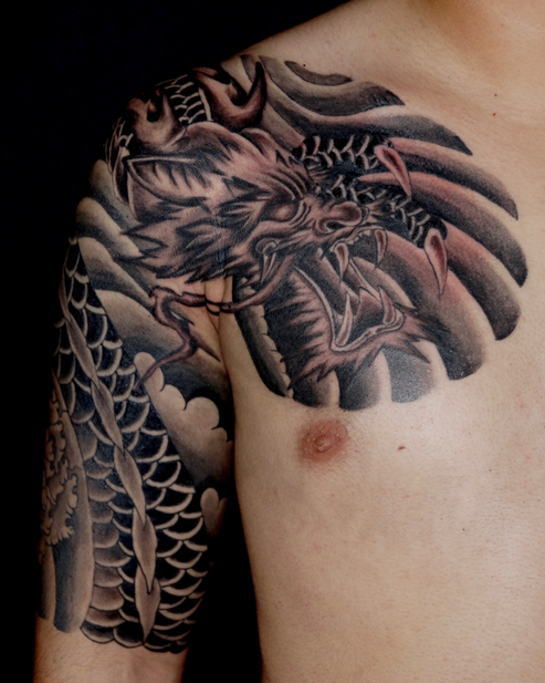 龍 刺青 彫白