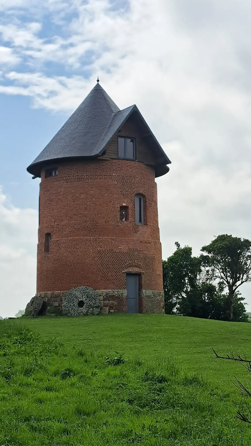 moulin-campagne-architecture-château-patrimoine-champêtre-véloroute-vélo maritime 