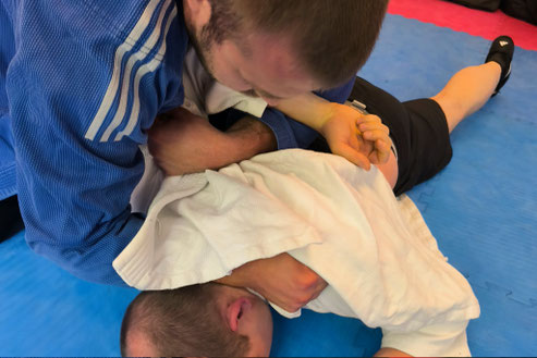 SC Int'l Street Combatives Selbstverteidigung Krav Maga Grappling Kontroll Festlegekonzepte