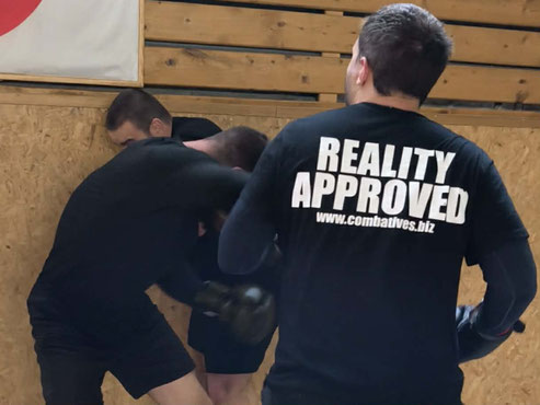 SC Int'l Street Combatives Selbstverteidigung Wenn Erfahrung den Unterricht verzerrt 4 Beispiele biografischer Prägung in der Selbstverteidigungsausbildung
