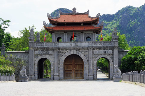 L'ancienne capitale de Hoa Lu a une immense porte d'entrée au Nord