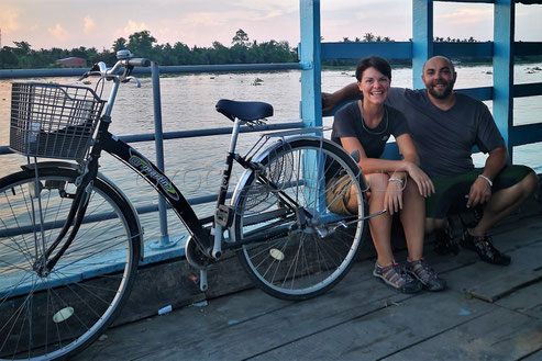Le ferry est un bon moyen de rallier à vélo les différentes îles du delta du Mékong