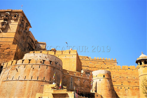 Vue des contreforts de la citadelle dorée de Jaisalmer