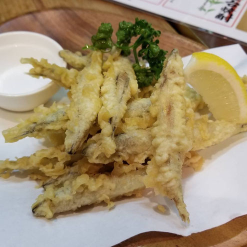 屋台：博多でかごっま屋台　酔っきー、料理：きびなご天ぷら
