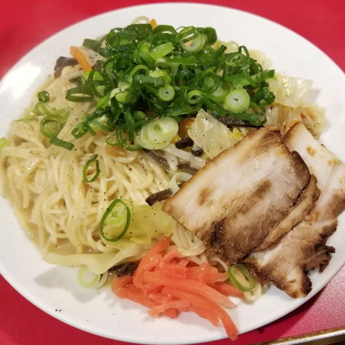 屋台：小島商店、料理：焼ラーメン