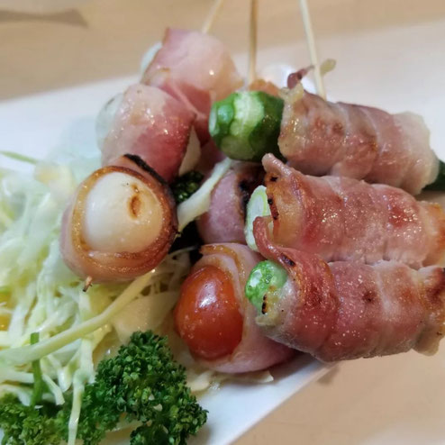 屋台：さよ子、料理：串焼き