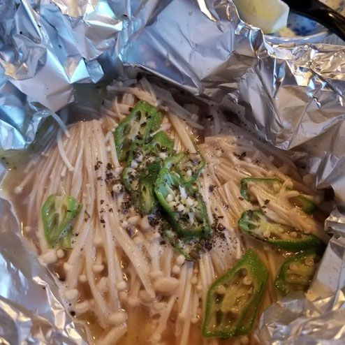 屋台：雲仙、料理：小柱・エノキホイル
