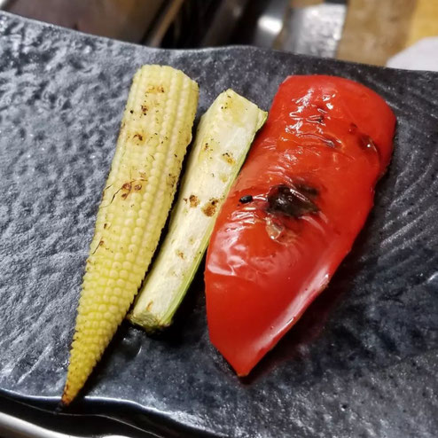 屋台：炉端屋台　正、料理：炭焼きバーニャカウダー