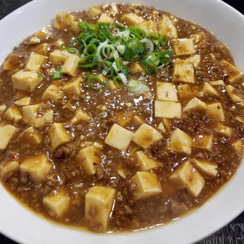屋台：鬼多郎天神店、料理：マーボー豆腐