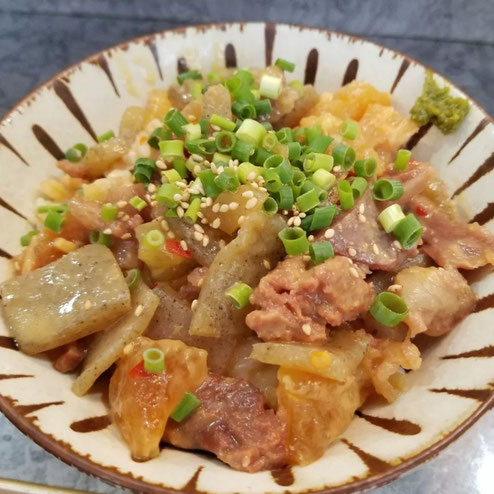 屋台：小金ちゃん、料理：どて丼