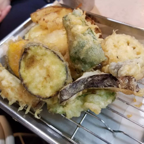 屋台：ひょうたん、料理：野菜盛り合わせ