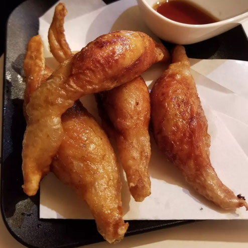 屋台：ひとつ屋根のした、料理：鶏皮餃子