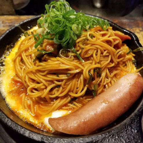 屋台：中洲十番、料理：焼きラーメン　ナカスタン
