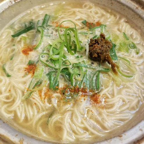 屋台：風来けん坊、料理：〆の煮込み豚骨ラーメン
