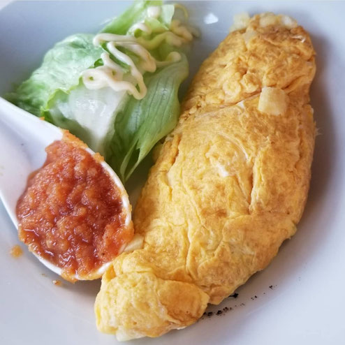 屋台：鬼多郎、料理：チーズオムレツ(サルサソース)