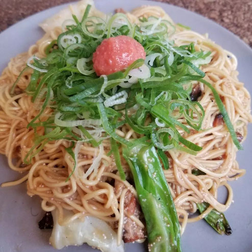屋台：ナカナカナカ、料理：明太焼きラーメン
