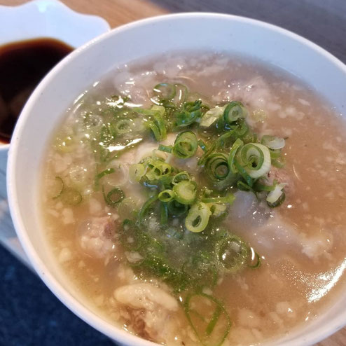 屋台：KUROチャン、料理：豚バラ軟骨のとろとろ煮