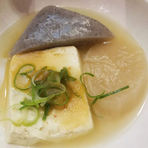 屋台：風来けん坊、料理：おでん