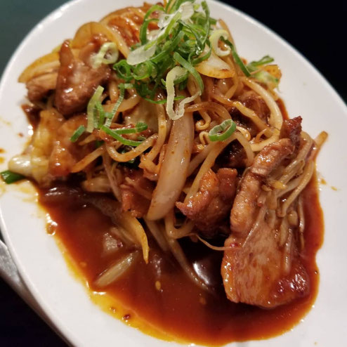 屋台：ぴょんきち、料理：豚バラポックム