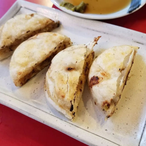 屋台：喜柳、料理：モチモチぎょうざ
