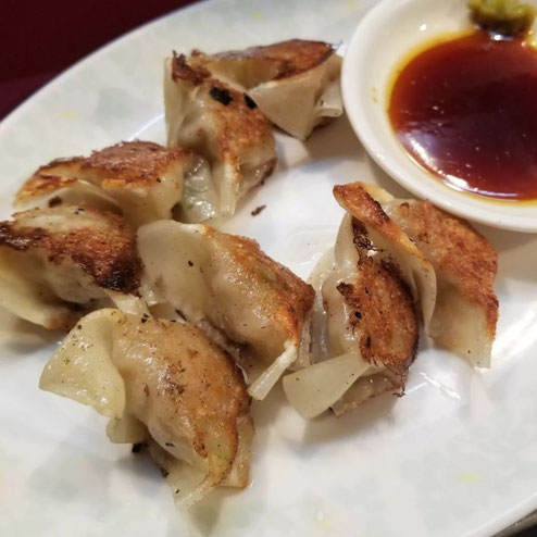 屋台：こがちゃん、料理：ひとくち餃子