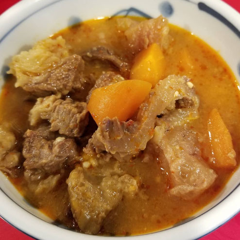 屋台：ばらかもん、料理：牛すじ煮込み