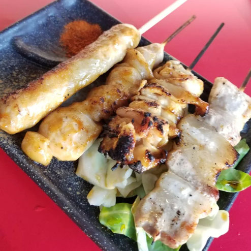 屋台：よっちゃん、料理：焼き鳥　4本盛り