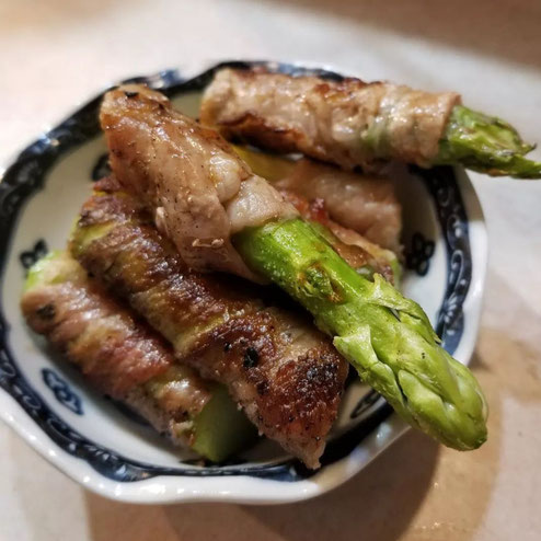 屋台：わっぜか、料理：アスパラ巻き(2ケ)