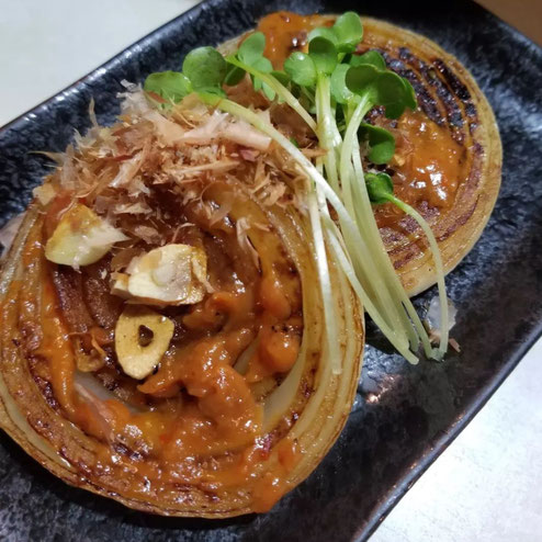 屋台：八方亭、料理：玉葱ステーキ