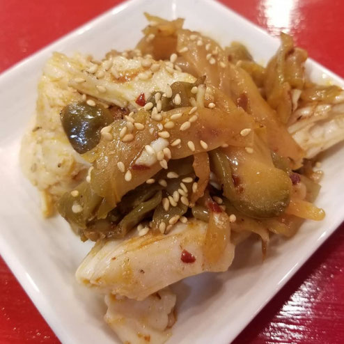 屋台：あつまれ！ケンイチの森、料理：蒸し鶏とザーサイの炒めもの